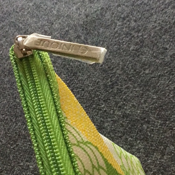 Clinique Cosmetic Bags Set of 2 Green Yellow Blue New without tags - Picture 3 of 9